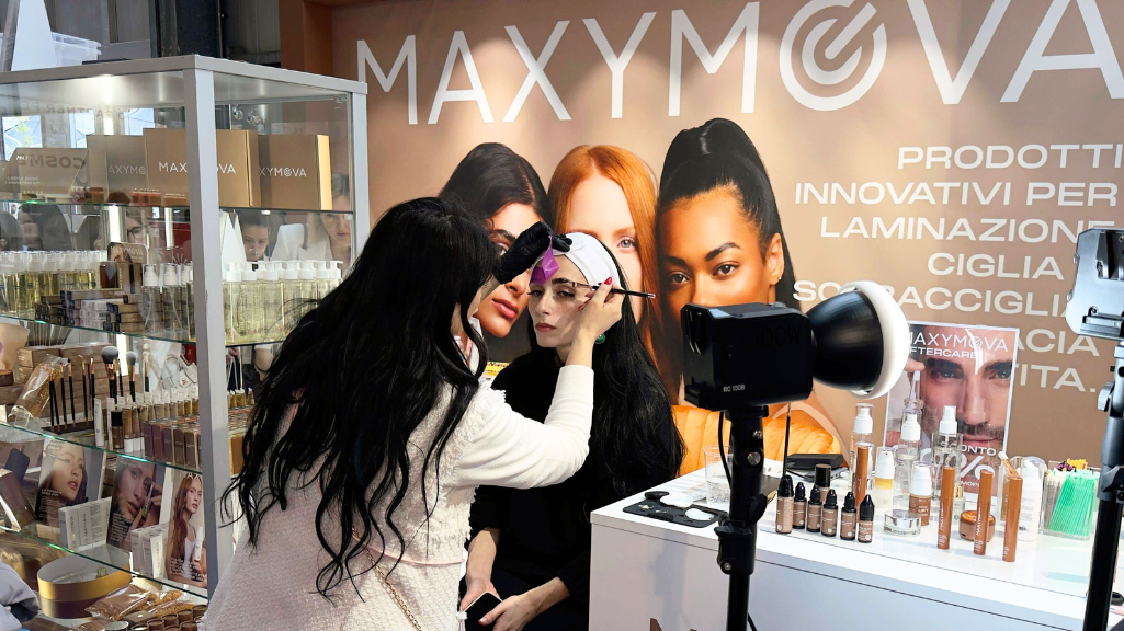 MAXYMOVA впечатли публиката на Cosmoprof 2025 с иновации в грижата за веждите 2 kosmoprof 4